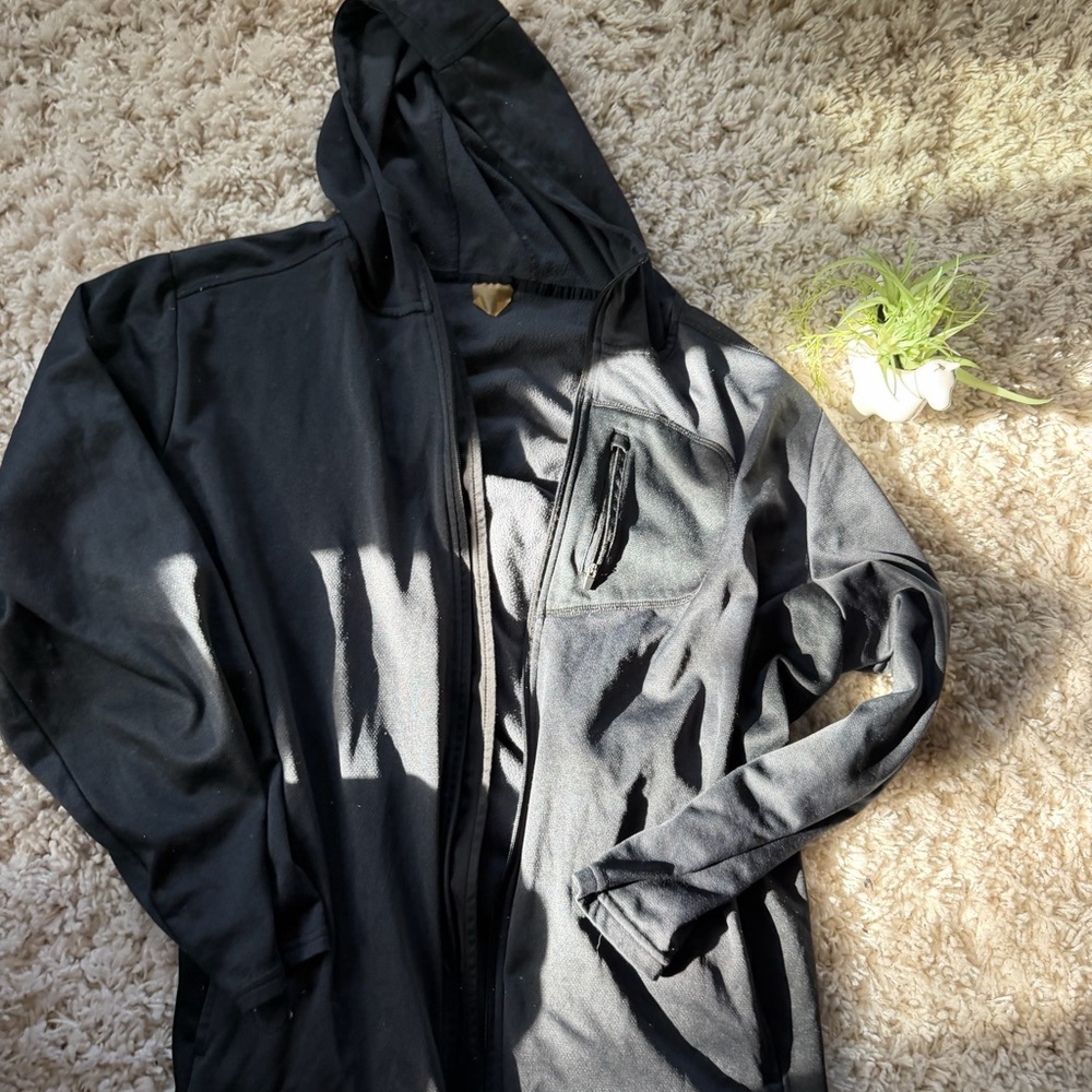 Great Northwest Clothing Company Black Hooded Jacket - Picture 2 of 4